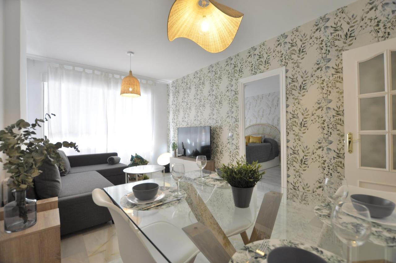 Luminoso Y Coqueto Apartamento Con Jardin مالقة المظهر الخارجي الصورة