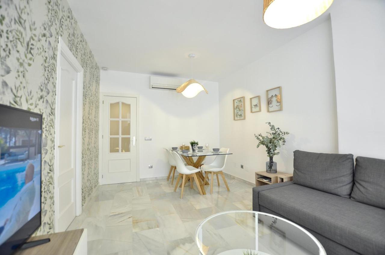Luminoso Y Coqueto Apartamento Con Jardin مالقة المظهر الخارجي الصورة