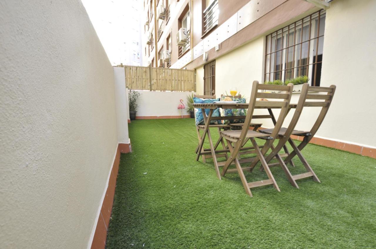 Luminoso Y Coqueto Apartamento Con Jardin مالقة المظهر الخارجي الصورة